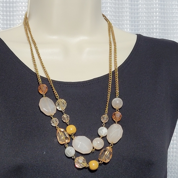 Pink & White Quartz and Alabaster Beaded Necklace - Picture 2 of 7